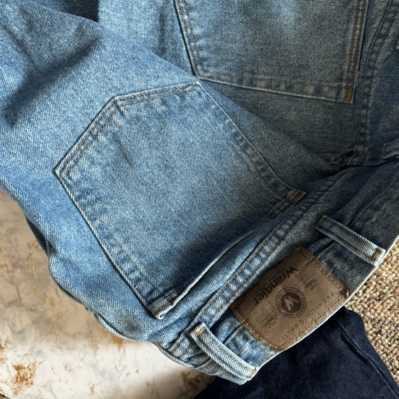 Jeans - Picture 2 of 4